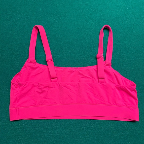 Skims Fits Everybody Scoop Bralette
Shade Flamingo - Picture 2 of 3